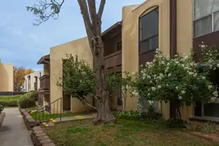 1601 Pennsylvania Street NE H-06, Albuquerque 