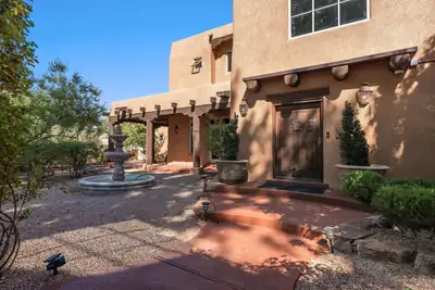 1623 Francisca Road NW, Los Ranchos, NM 87107 