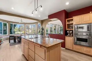 9909 Barrinson NE View