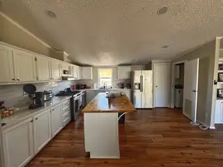 110 Sunrise Bluffs Drive Kitchen