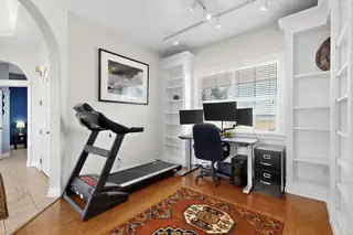 318 San Marcos Loop Home Office