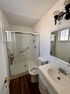 9401 Reba Avenue SW Bathroom