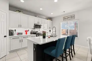 3604 Plano Vista Road NE Kitchen