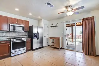 10901 Park North Street NW Kitchen