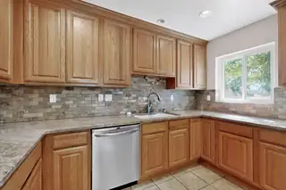 8802 Candelaria Road NE Kitchen