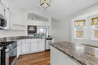 4700 Cutting Avenue NW Kitchen