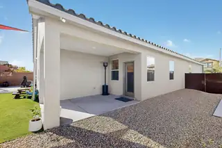 2000 Hubbard Street SE Patio