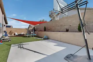 2000 Hubbard Street SE Backyard