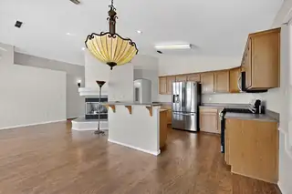 6615 Amberside Road NW Kitchen