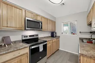 4200 Montgomery Boulevard NE 209 Kitchen