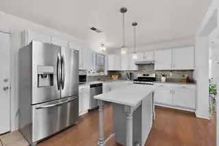 1370 Golden Eye Loop NE Kitchen