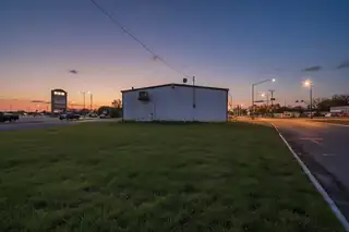 600 E Reinken Avenue 