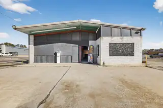 600 E Reinken Avenue 