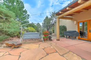 10421 OAKLAND Avenue NE Patio