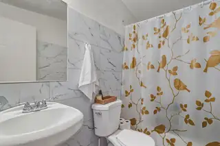 224 Atrisco Vista Boulevard SW TRLR 737 Bathroom