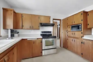 221 Homeland Road NW Living Room