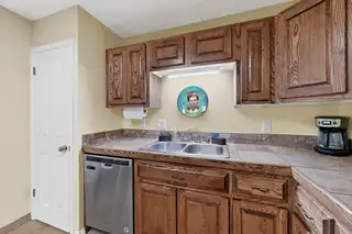 948 Charles Drive NE Kitchen