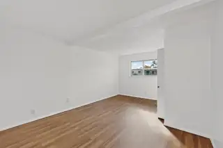 12509 Conejo Road NE Living Room