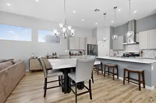 720 10th Avenue SE Kitchen