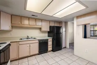 811 Country Club Drive SE APT 1B Kitchen