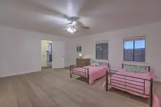 174 Entranosa Bedroom