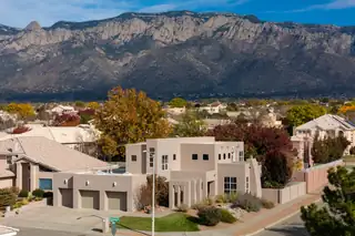 8400 Chateau Drive NE, Albuquerque