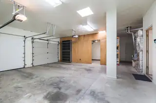 8400 Chateau Drive NE Garage