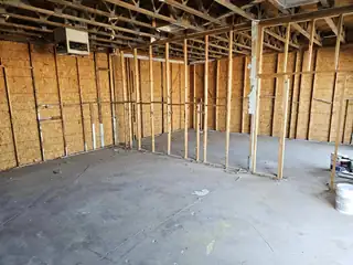 534 MISSION Avenue NE Living Room