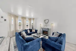 5420 Hayes Drive NW Living Room