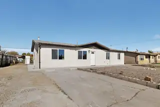 1008 W Ross Avenue Exterior Front