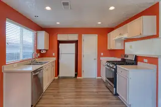 6904 SHALE Avenue NE Kitchen