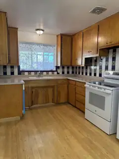 445 Graceland Drive SE Kitchen