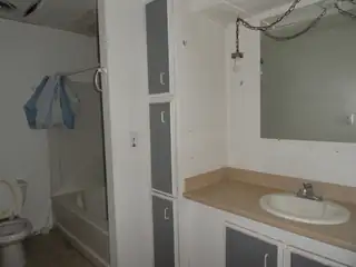 8 Avenida Valencia Court Bathroom