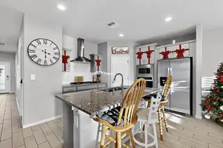 1933 Tesoro Loop NW Kitchen