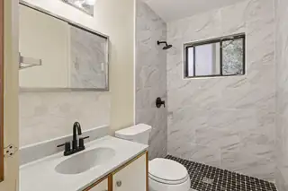 2924 Cagua Drive NE Bathroom