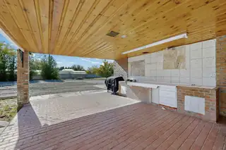 213 Hillman Street Patio