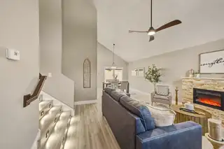 1527 Stoneway Drive NW Living Room