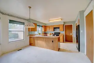 5624 Amigo Way NE Kitchen