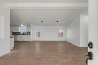 67 Highland Boulevard Living Room