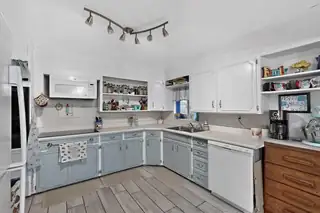 821 WHITING Road SW Kitchen