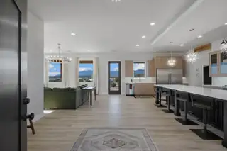 16 Eastside Loop Kitchen