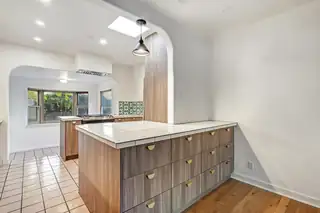 809 Wellesley Drive NE Kitchen