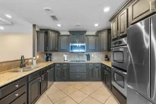 2221 Boxwood Circle Kitchen