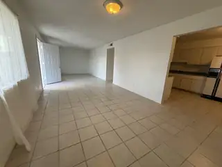 4537 W Lea Drive SW Living Room