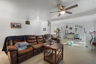 401 Vermont Street NE 