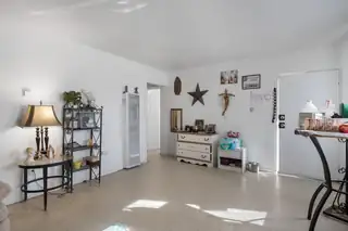 401 Vermont Street NE 