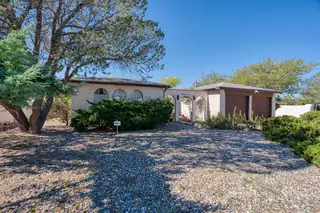 1701 Chelwood Park Boulevard NE, Albuquerque