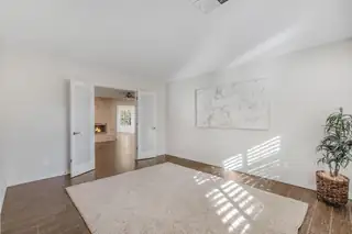 10529 Sierra Bonita Avenue NE Living Room