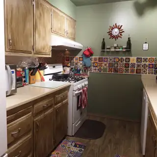 915 Sunset Street Kitchen