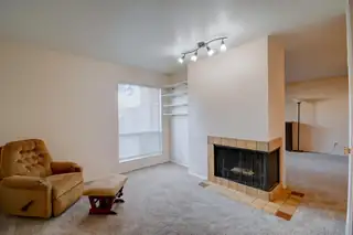 1601 Pennsylvania Street NE L-7 Living Room